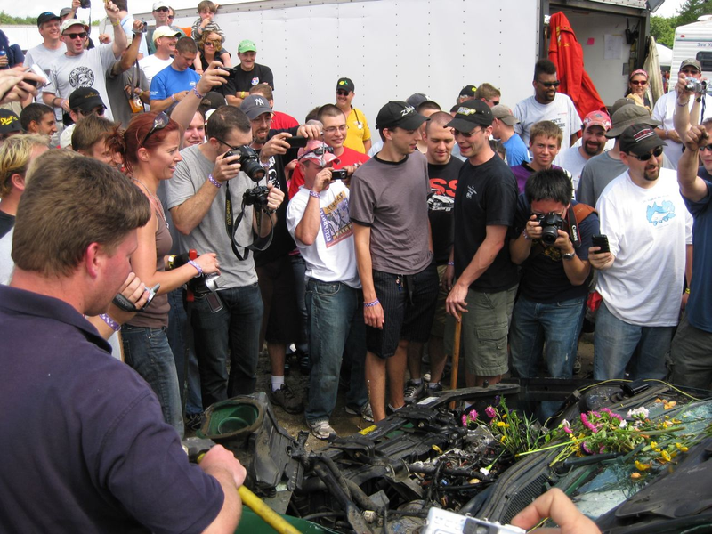 Illustration for article titled The 24 Hours Of LeMons New England 2009 Über Gallery, Part 4